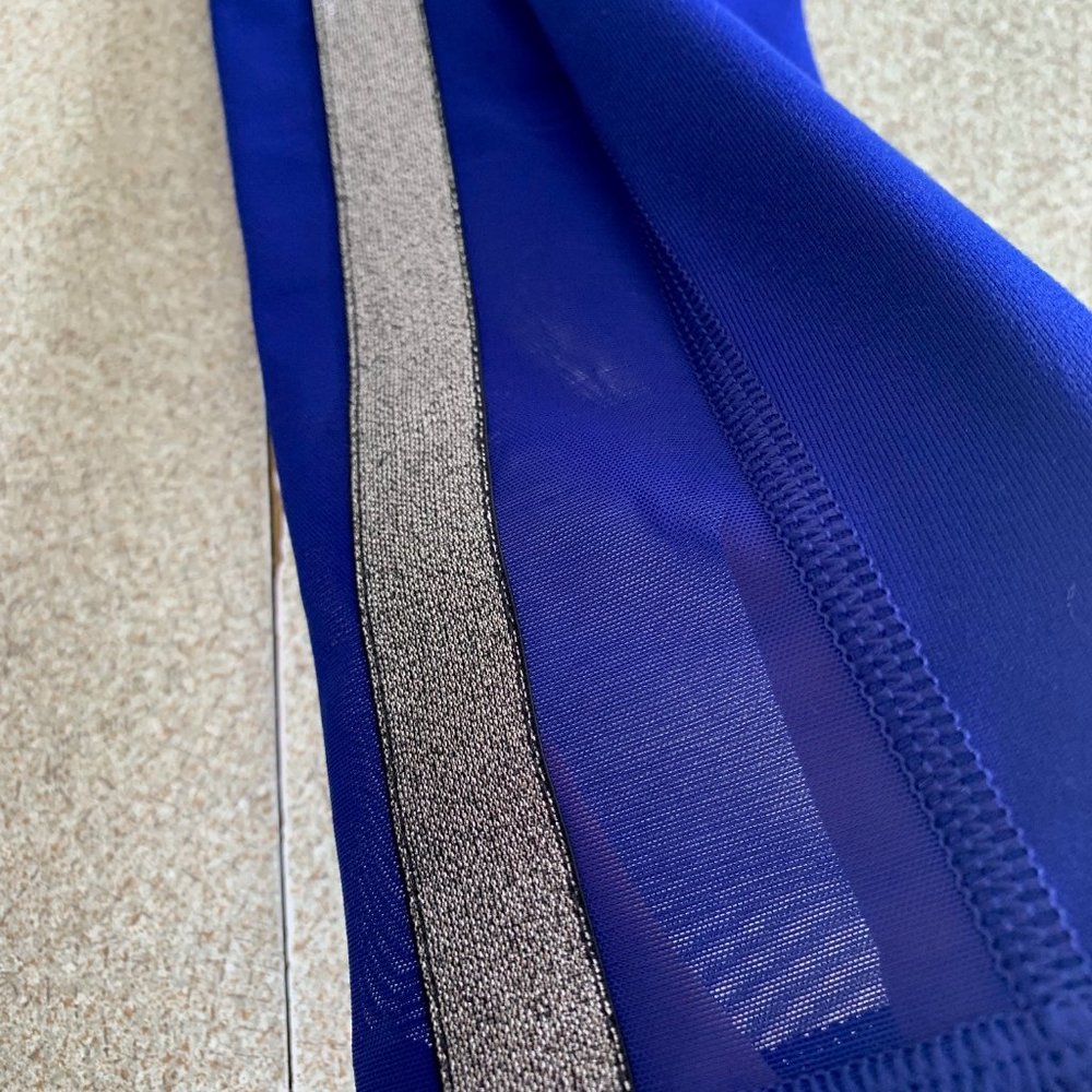 VICTORIA'S SECRET Knock out Blue and Silver Workout Tights - Picture 3 of 7